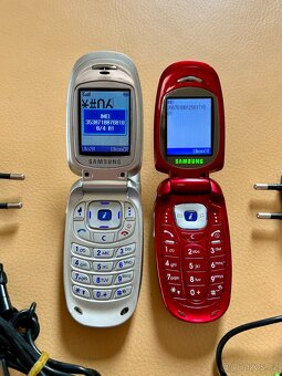 Samsung SGH-X820 a Samsung SGH-X450 - 3