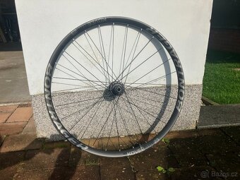 Bontrager Kovee Elite23 Boost 110/148, ořech Shimano, carbon - 3