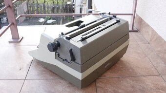 Psací stroj Robotron - 3