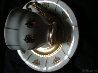 Souprava 6 porcelánových zlacených šapó - 3