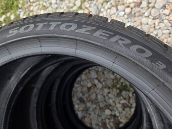 Zánovní zimní pneu Pirelli Sottozero RFT 225/40/19 - 3