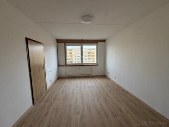 Studentské bydlení, tři pokoje k dispozici ihned. - 3