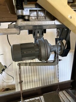 Průmyslový 5-ti nitný overlock Yamato - 3