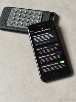 📱 iPhone SE (2020) 64GB - 3