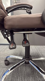 Kancelářské křeslo s masážní funkcí - 3