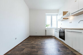 Pronájem bytu 2+1 60 m² v Hodoníně - 3