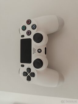 PS4 Slim White 500GB, originál ovladač + 3 hry / PlayStation - 3