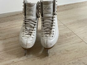 Prodám brusle na kraso Jackson Elle, vel 4,5 (eur 35) - 3