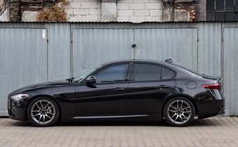 Alfa Romeo Giulia 2.0 Turbo 16V AT8-Q4 Estrema - 3