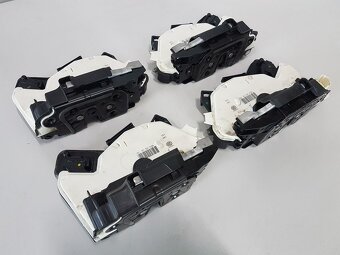 Originál zámek centrálu dveří Škoda Octavia III a jiné vozy - 3