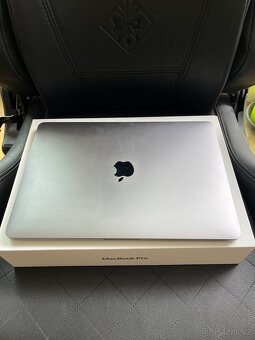 Macbook Pro 13" 2020 i5 2ghz 16GB RAM 1TB - 3