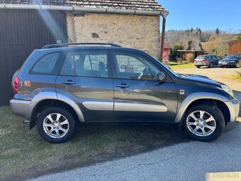 Toyota RAV4 2.0 D4-D 85kW 4x4 2004 1.majitel - 3