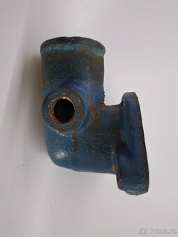 1967-76 Ford Thermostat Housing - 3