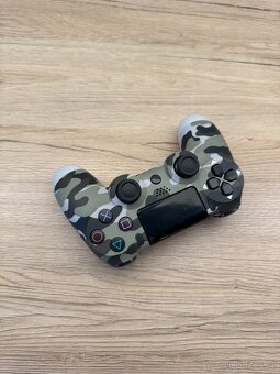 Ovladač na PS4 - 3