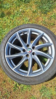 Prodám zimní alu alfa Giulia - 3