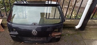 Zadní sklo vw b7 - 3