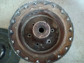 Jawa 125 175 356 kyvacka střed kola - 3
