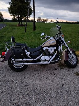 Suzuki Intruder VL1500 LC - 3