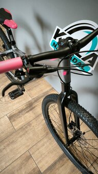 Maxbike Lady 27,5 2025 šedý mat+růžová - 3