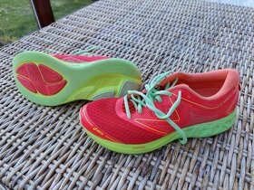 Dámské běžecké boty Asics Noosa FF - 3