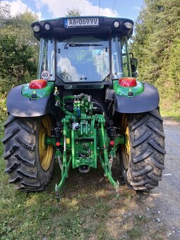 Traktor John deere 5100R - 3