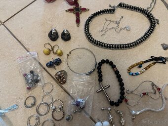 Různé šperky a doplňky – vše dohromady (použité) - 3
