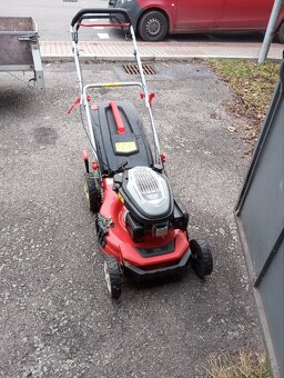 Sekačka HECHT s pojezdem - 3