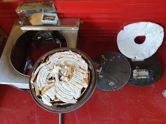 Ohřívací stolička Unis. - 3