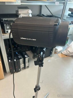 Studiový blesk Dörr SemiPro 360W + stativ - 3
