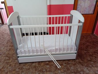 Postýlka a úložným prostorem + kvalitní matrace - 3