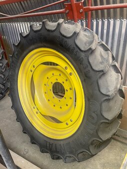 Kola John Deere - 3