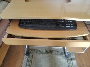 Počítačový (psací ) stůl - 3