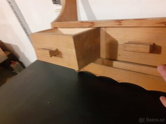 Police nástěnna masiv se zasuvkami - 3