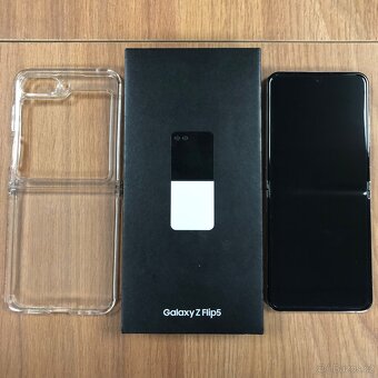 Samsung Galaxy Z Flip5 256GB, TOP stav, v záruce - 3