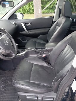 Nissan Qashqai 2,0 benzín 4x4 7 místné - 3