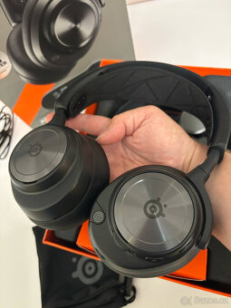 Steelseries Arctis Nova PRO Wireless - 3