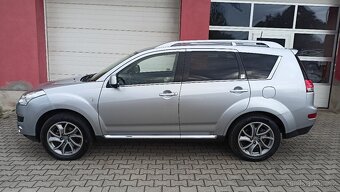 CITROËN C- CROSSER 2.2 HDI 4x4 7 míst 122 tis km tažné TOP - 3
