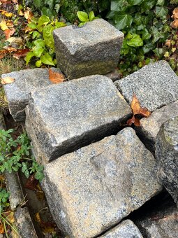 Žulové kostky cca 15x15x25cm - 3