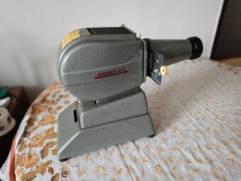 Promítačka diapozitivů - 3