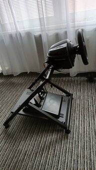 Volant s pedály na stojanu. Thrustmaster t300 RS GT edition - 3