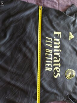 Dres Benzema 9 - 3