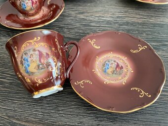 Porcelánový kávový šálek, hnědý hrneček Tři Grácie Slavkov - 3
