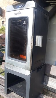 Char Broil udírna s dýmboxem - 3