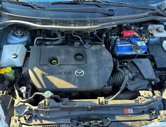 Mazda 5 CW 2.0i havarovaná - 3