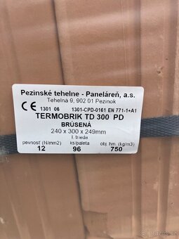 Prodám cihly TermoBRIK 300 - 3