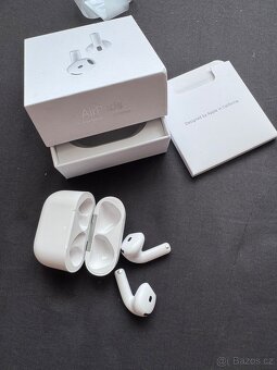 apple airpods 4 s potlacenim hluku - 3
