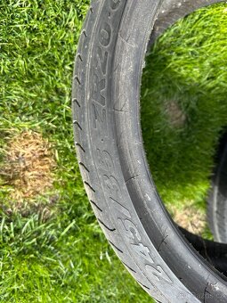Pneu Pirelli P Zero 245/35 R20 - 3