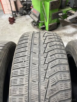 Pneu 235/55/R18 - 3