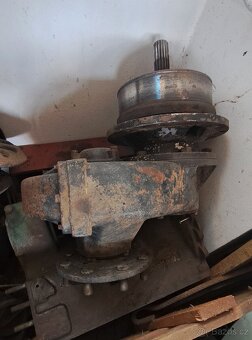 Prodám zůẓ̌ené portály na zetor - 3