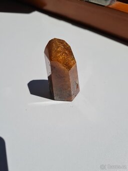 Achát na stojanku - 3